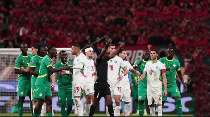 Senegal - Fas futbol maçı, Senegal sahadan çekildi