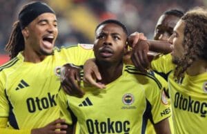 Fenerbahçe 4 golle çeyrek finalde Fenerbahçe Gaziantep FK yi 4-0 mağlup etti ve adını çeyrek finale yazdırdı