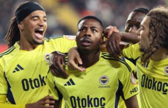 Fenerbahçe 4 golle çeyrek finalde Fenerbahçe Gaziantep FK yi 4-0 mağlup etti ve adını çeyrek finale yazdırdı